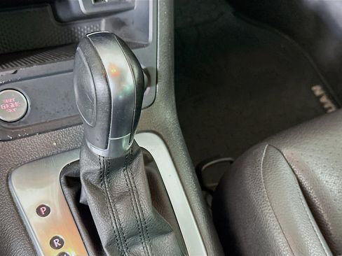 Used 2016 Volkswagen Tiguan SE image 24