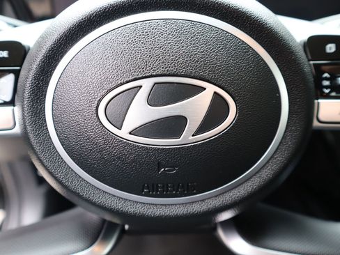 Used 2024 Hyundai Elantra Limited image 37