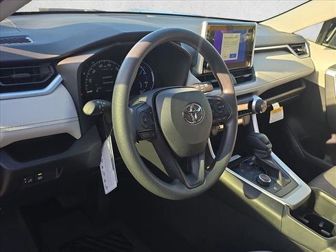 New 2025 Toyota RAV4 XLE image 5