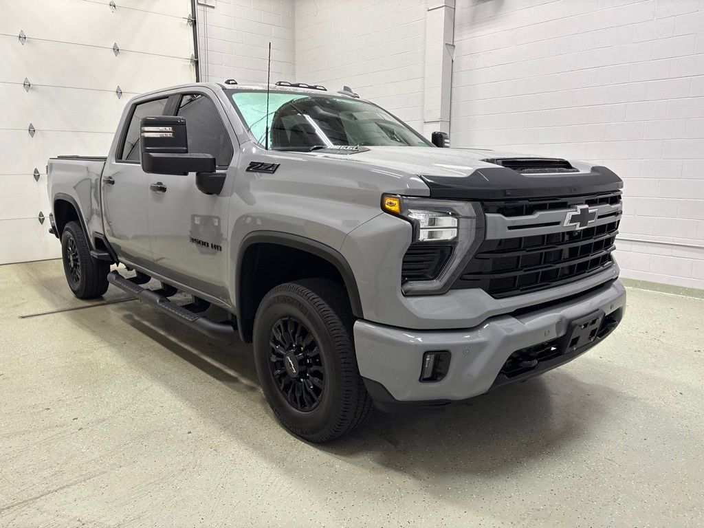 Used 2024 Chevrolet Silverado 3500 LTZ w/ LTZ Plus Package AWD/4WD image 2