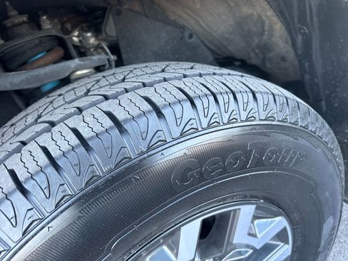 Used 2019 Toyota Tacoma TRD Off-Road image 16