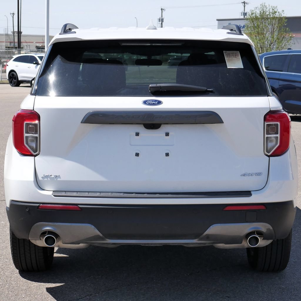 Used 2024 Ford Explorer XLT w/ Equipment Group 202A AWD/4WD image 10