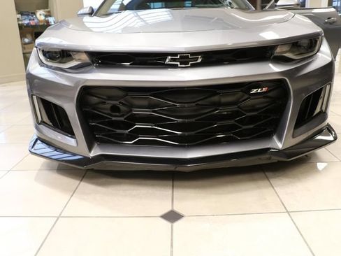 Used 2021 Chevrolet Camaro ZL1 RWD image 17