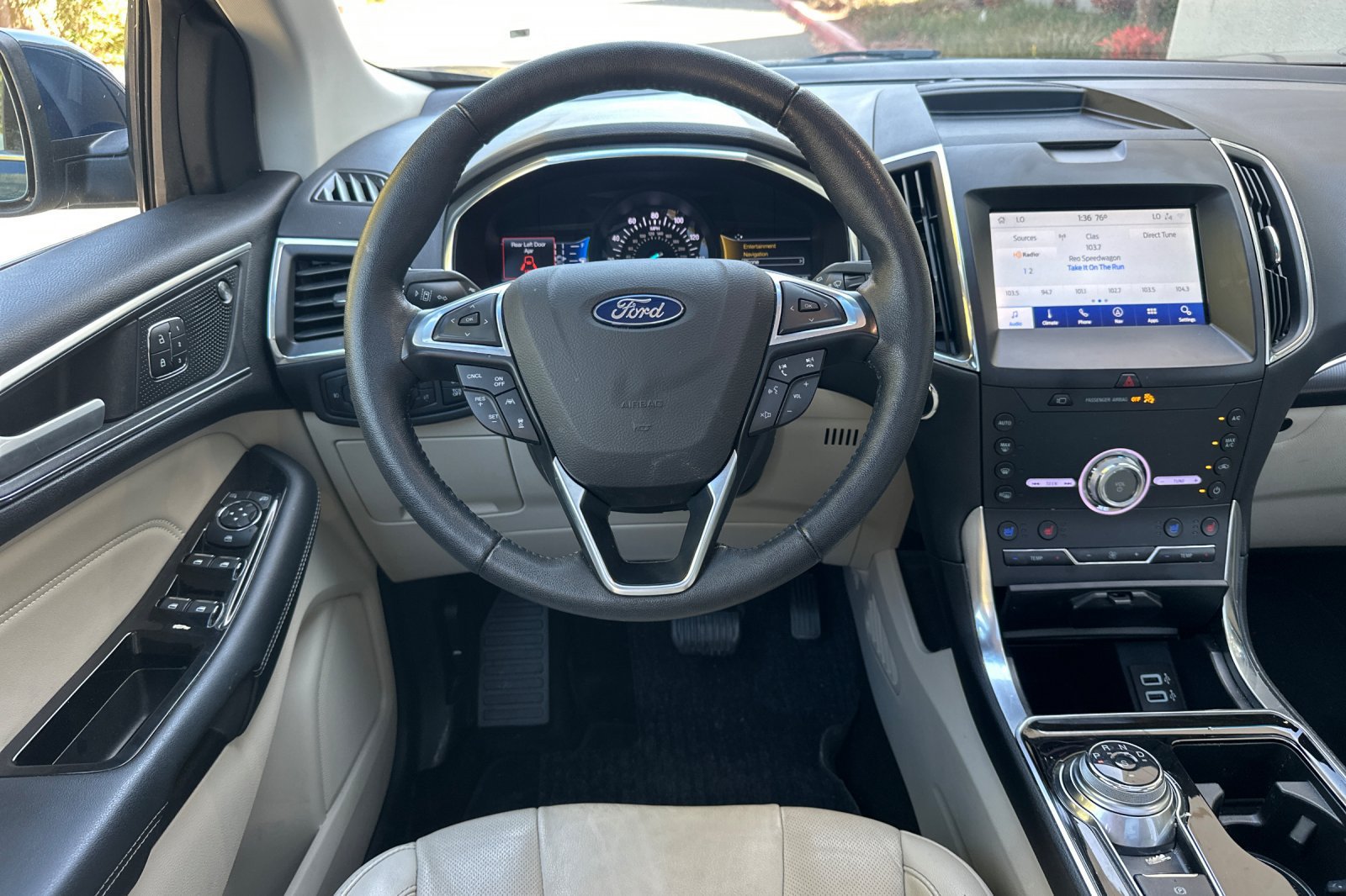 Used 2020 Ford Edge Titanium FWD image 16