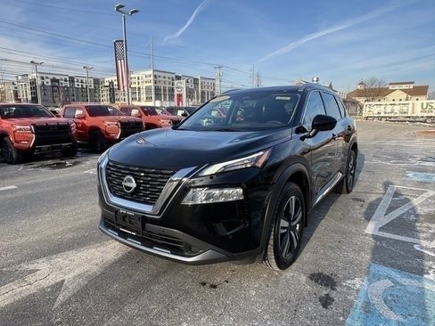 Used 2023 Nissan Rogue SL w/ SL Premium Package image 7