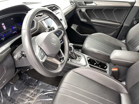 Used 2024 Volkswagen Tiguan SE FWD image 30