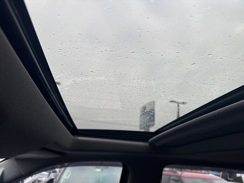 Used 2021 Chevrolet Silverado 1500 LT Trail Boss w/ Convenience Package II image 16