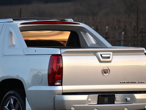 Used 2007 Cadillac Escalade EXT w/ Climate Package image 12