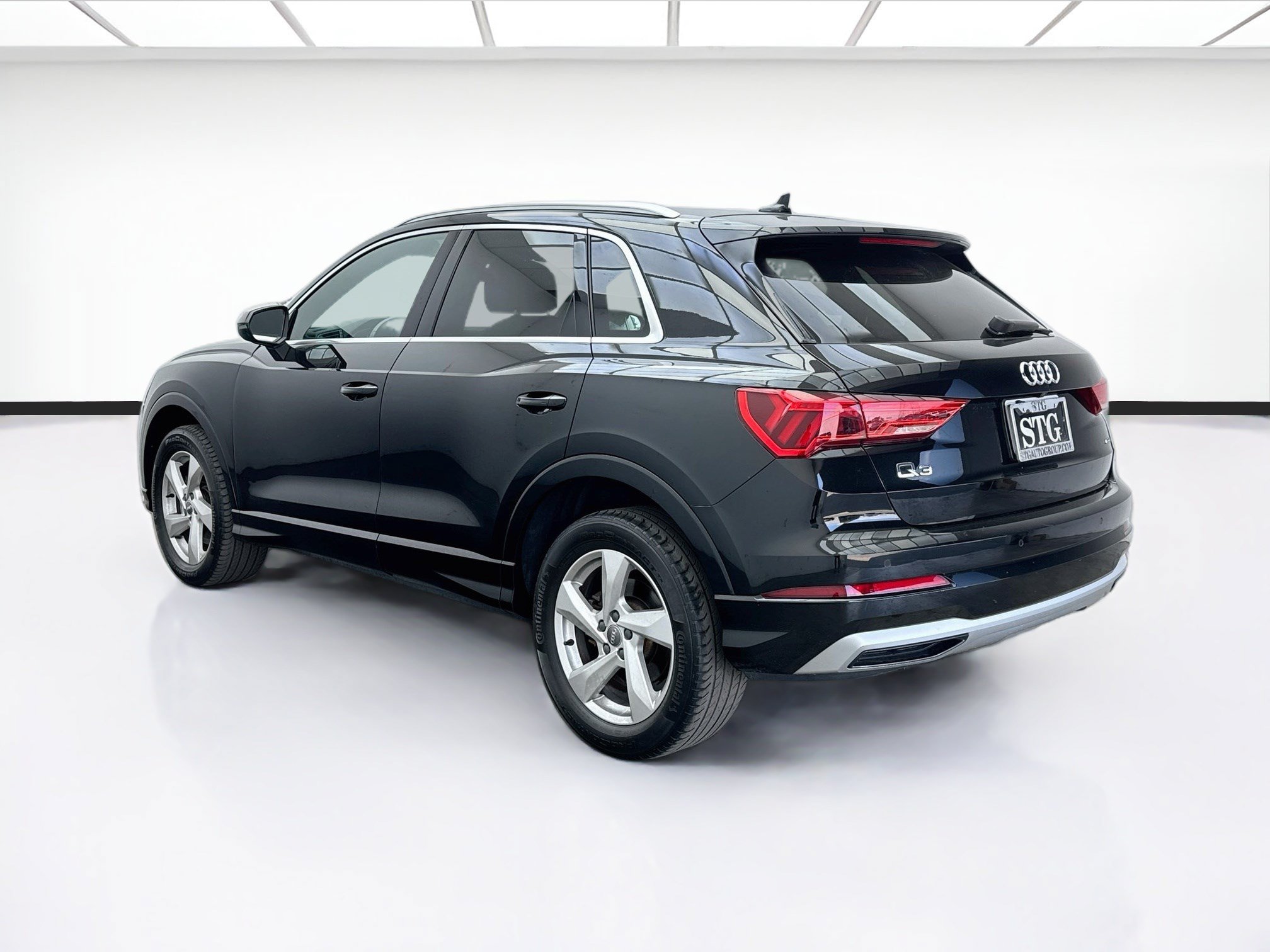 Used 2020 Audi Q3 2.0T Premium w/ Convenience Package AWD/4WD image 6