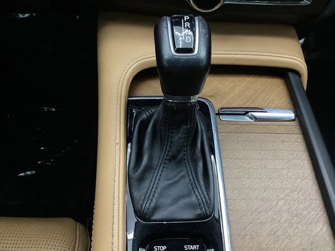 Used 2018 Volvo S90 T6 Inscription image 35