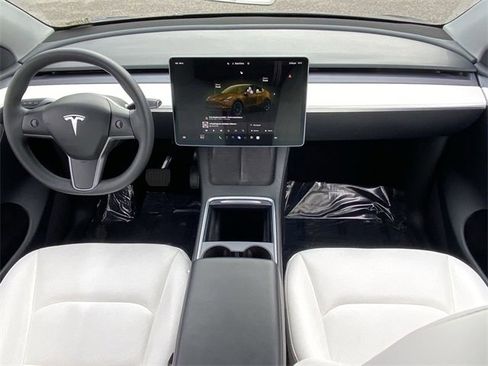 Used 2023 Tesla Model Y Long Range image 17