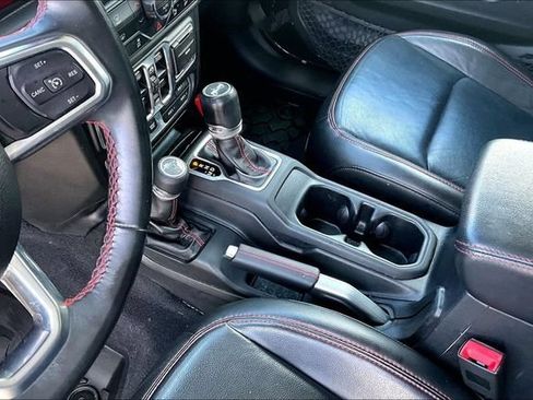 Used 2018 Jeep Wrangler Unlimited Rubicon AWD/4WD image 15