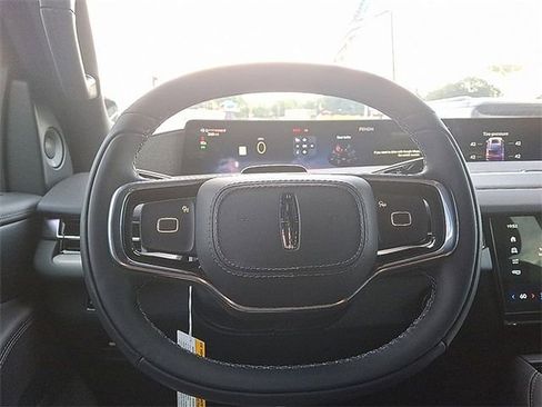 New 2025 Lincoln Navigator Reserve w/ Jet Appearance Package image 9