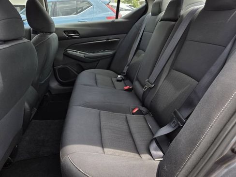 Used 2025 Nissan Altima 2.5 SV FWD image 17