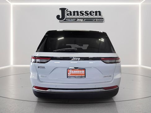 New 2026 Jeep Grand Cherokee Limited image 3