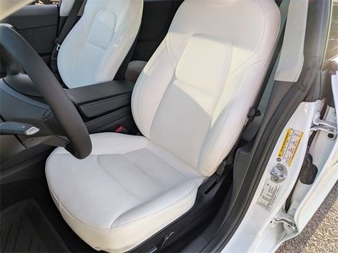 Used 2022 Tesla Model 3 Performance image 16