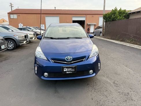 Used 2012 Toyota Prius V Three image 2
