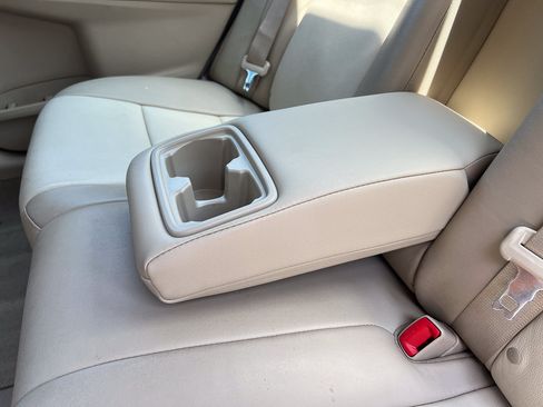 Used 2013 Toyota Camry XLE FWD image 26