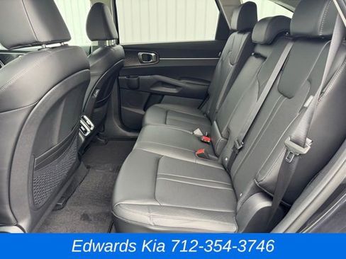 New 2025 Kia Sorento S image 18
