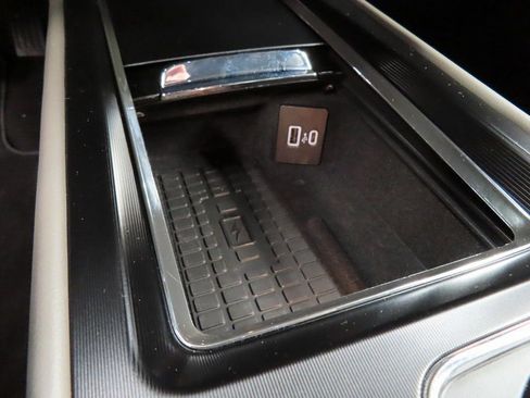 Used 2025 Lincoln Corsair AWD w/ Jet Appearance Package image 60