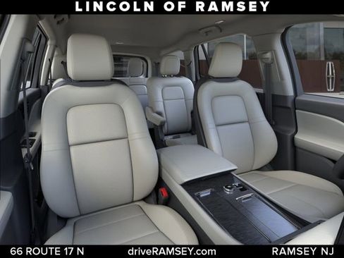 New 2026 Lincoln Aviator AWD image 11
