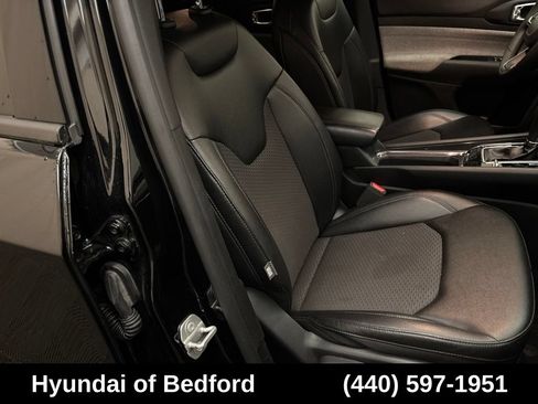 Used 2024 Jeep Compass Latitude AWD/4WD image 23