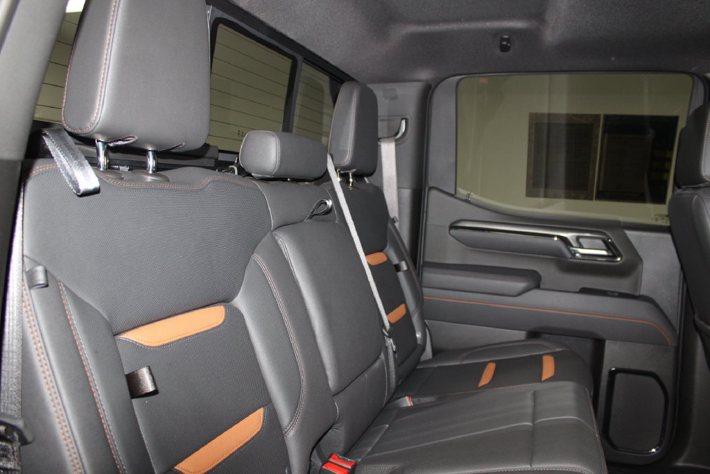 Used 2025 GMC Sierra 1500 AT4 w/ AT4 Premium Package AWD/4WD image 24