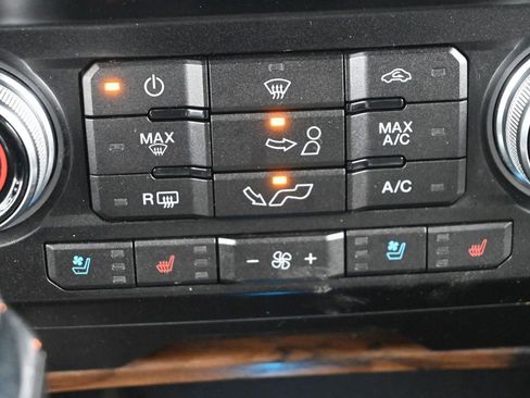 Used 2019 Ford F150 Lariat w/ Equipment Group 502A Luxury image 16