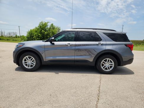 New 2026 Ford Explorer Active w/ Active Comfort Package RWD image 3