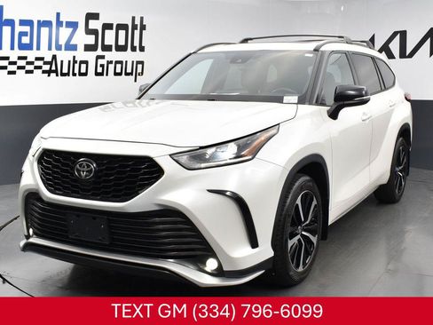 Used 2021 Toyota Highlander XSE AWD/4WD image 1