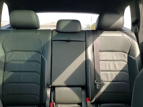 Used 2022 Volkswagen Tiguan SEL R-Line image 25