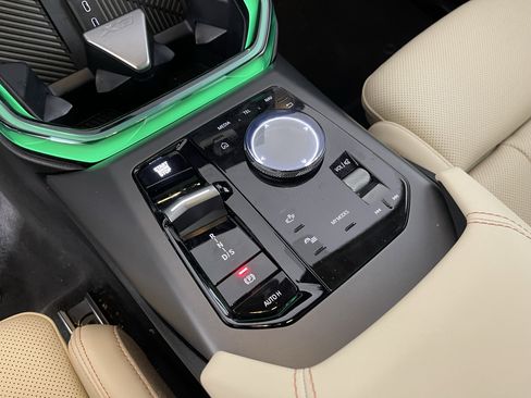 Used 2026 BMW X3 xDrive30 w/ Premium Package image 13