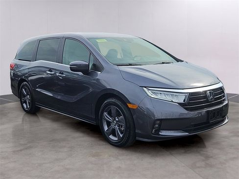 Used 2024 Honda Odyssey EX image 3
