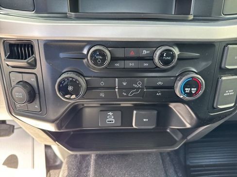 New 2025 Ford F250 XL w/ XL Off-Road Package image 11