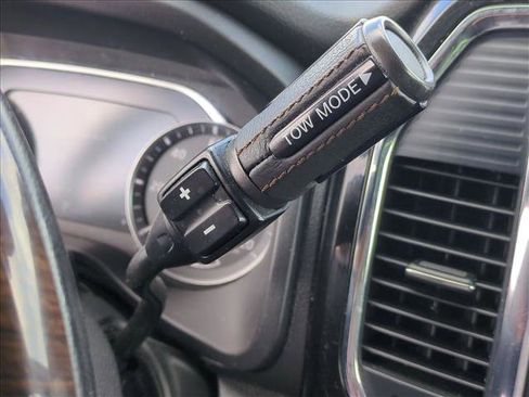 Used 2021 Nissan Titan Platinum Reserve w/ Moonroof Package image 7