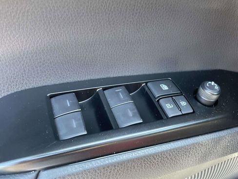 Used 2025 Toyota Camry XSE FWD image 16