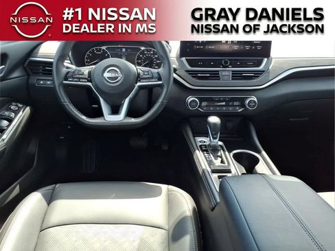 Certified 2025 Nissan Altima 2.5 SL FWD image 8