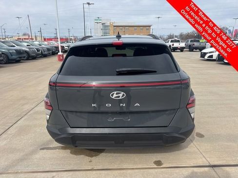 Used 2025 Hyundai Kona SEL image 4