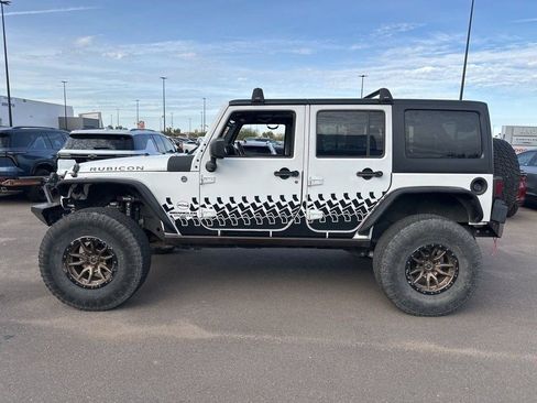 Used 2015 Jeep Wrangler Unlimited Rubicon w/ Connectivity Group AWD/4WD image 2
