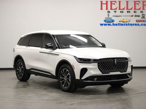 Used 2024 Lincoln Nautilus Premier AWD/4WD image 1