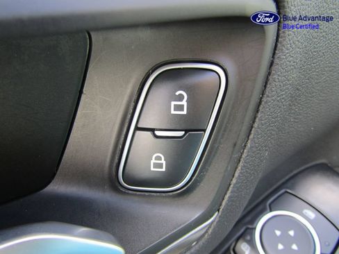 Certified 2025 Ford Escape SE FWD image 26