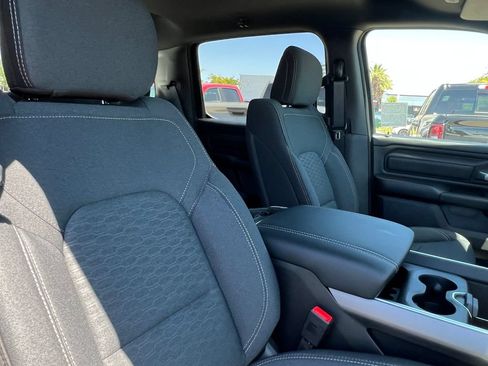 New 2026 RAM 1500 Express AWD/4WD image 13