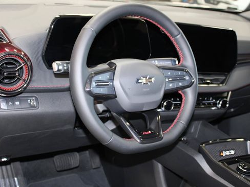 Used 2025 Chevrolet Equinox RS w/ Safety and Technology Package FWD image 31
