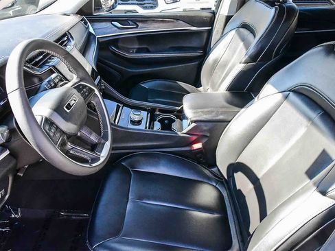 Used 2023 Jeep Grand Cherokee Limited w/ Black Appearance Package image 17