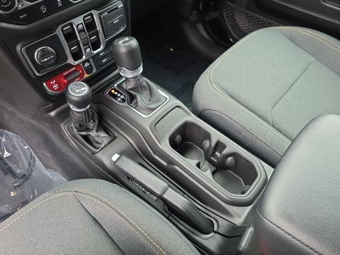 Certified 2025 Jeep Wrangler Unlimited Sport AWD/4WD image 23