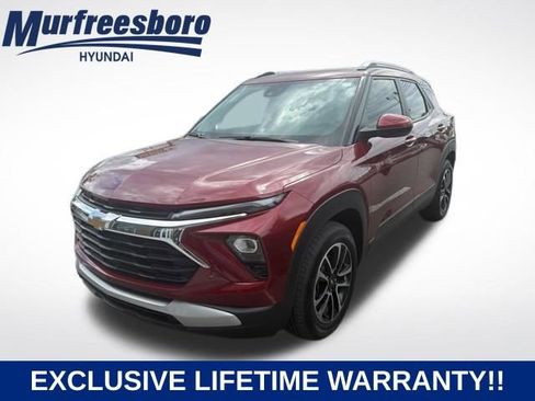 Used 2025 Chevrolet TrailBlazer LT w/ Convenience Package FWD image 3