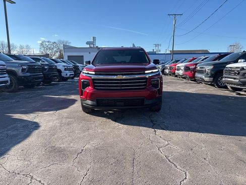 New 2026 Chevrolet Traverse LT w/ Sun and Wheel Package image 2
