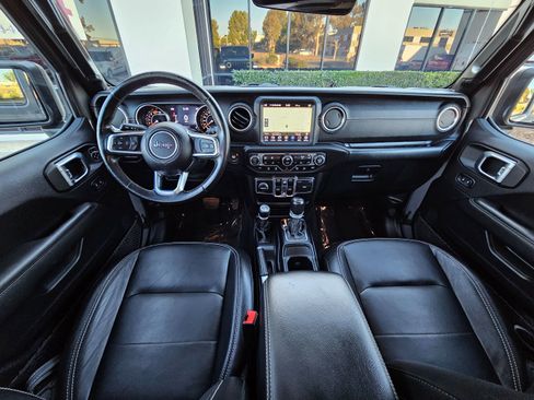 Used 2020 Jeep Wrangler Unlimited Sahara w/ Uconnect 4C Nav & Sound Group image 15