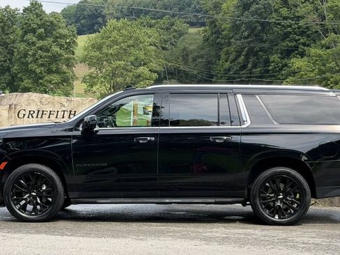 Used 2021 Chevrolet Suburban High Country AWD/4WD image 6