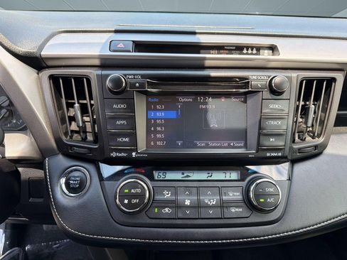 Used 2018 Toyota RAV4 XLE AWD/4WD image 26